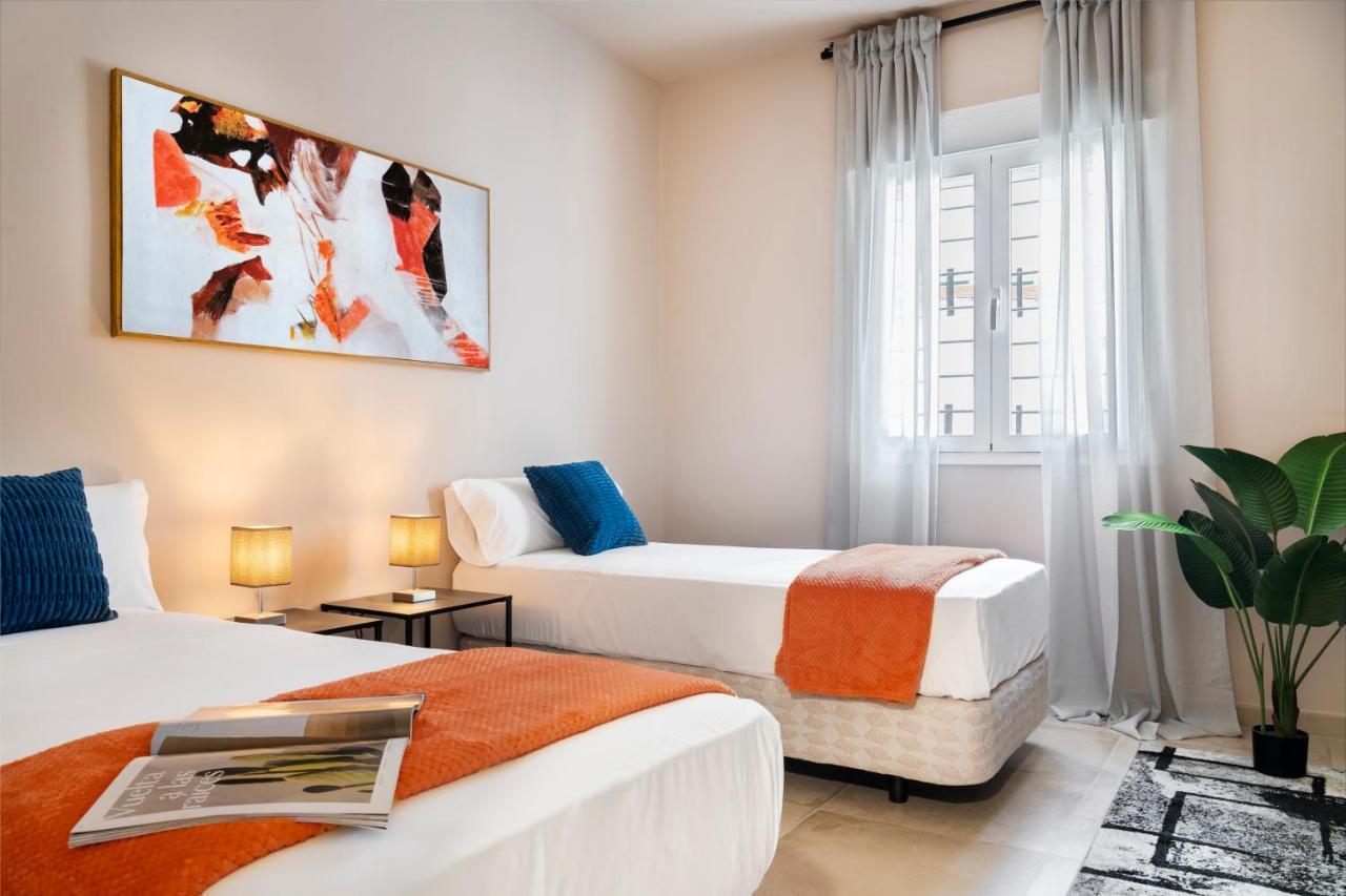 Triana Pureza Suite Con Patio Privado Seville Exterior photo